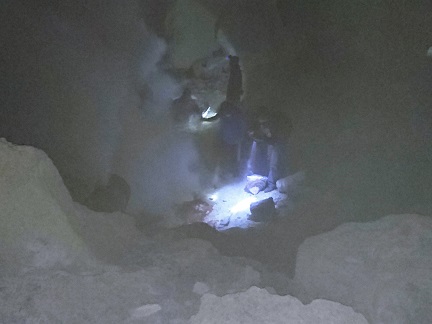 RECOLTE SOUFFRE VOLCAN IJEN 