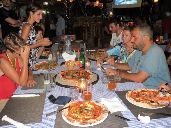 PIZZA REGINA GILI TRAWANGAN